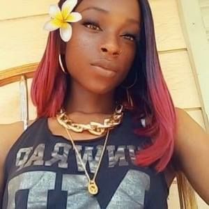 Meet your Posher, Nina